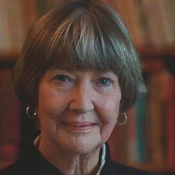 夏洛特·史都華 飾演 Nancy Sterngood