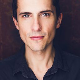 Charles Socarides 飾演 Cisco