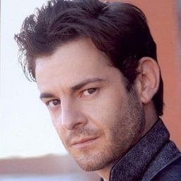 Ian Unterman 飾演 Josh