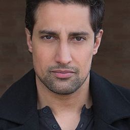 Steve Dhillon 飾演 Doctor Montgomery