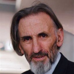 Michel Cassagne 飾演 Le vétérinaire