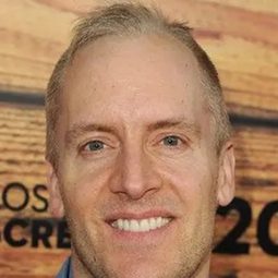 Mark Hentemann 飾演 Opie as Tusken Raider (voice)