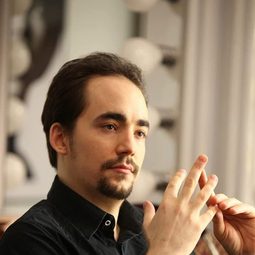 Peter Joseph 飾演 Self