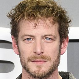 Thomas Coumans 飾演 Mathieu Priester