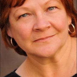 Wendy Overly - 叢林之地演員 飾演Waitress