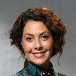 法碧拉·納西曼多 - 無濾真女子演員 飾演Bia