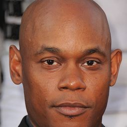 布甘活班 飾演 Jacoby