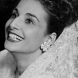 Nati Mistral 飾演 (voice)