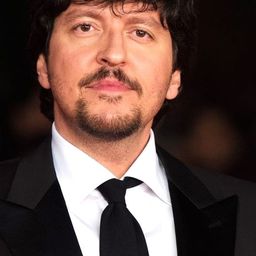 瑞奇·孟菲斯 飾演 Lorenzo