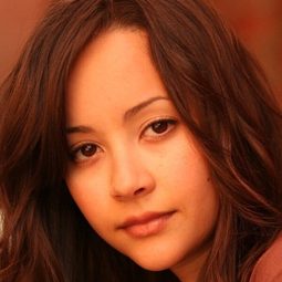 Ashlee Turner 飾演 