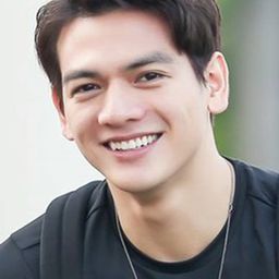 Lê Xuân Tiền 飾演 