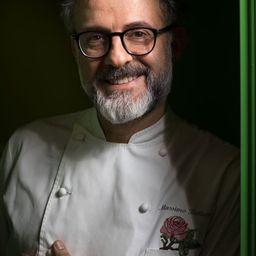 Massimo Bottura 飾演 Self