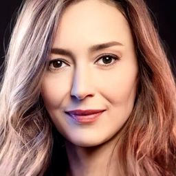 Özlem Çınar - Something Useful演員 飾演Ayşegül