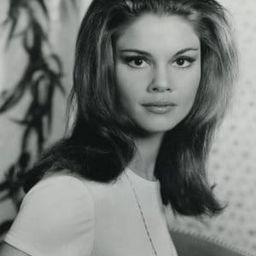 Wende Wagner 飾演 Scuba