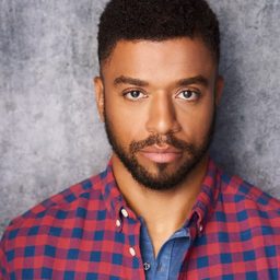 Phillip Jordan 飾演 Josh