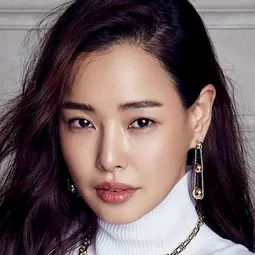 李荷妮 飾演 Su-kyeong