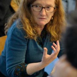 Dominique Faysse 飾演 Maïté