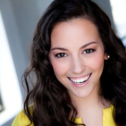 Suki Lopez - Sesame Street: Elmo's Playdate演員 飾演Nina