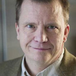 Harald Hamrell 飾演 Johansson