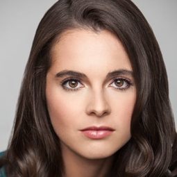 Vanessa Marano - 女校風波演員 飾演Layne Abeley