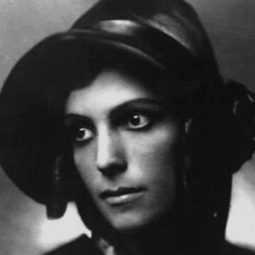 Greta Schröder 飾演 Ellen (archive footage)