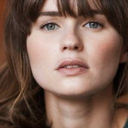 Martina De Santis 飾演 Isa