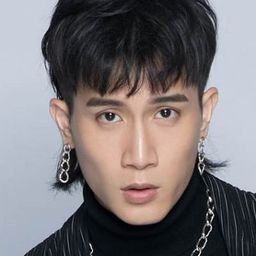 陳彥允 飾演 Ying Mu