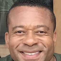 Dean Redman 飾演 Danny