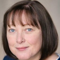 Lisa Millett 飾演 Christine Downing