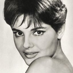 Rossana Podestà 飾演 Simona