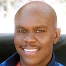 Rickey D'Shon Collins 飾演 Vincent Pierre 'Vince' LaSalle (voice)
