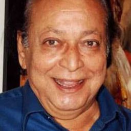 Dinesh Hingoo 飾演 Swarnmukhi