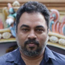 Kalyan Kumar 飾演 Martin