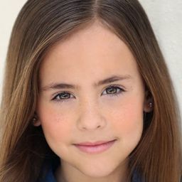 阿什林·德羅蒙 飾演 Trevi