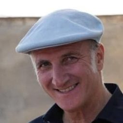 Brando Rossi 飾演 Policeman