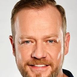 Filip Blažek 飾演 Matěj