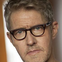 J·C·麥肯齊 - 娛樂大亨演員 飾演Ludlow