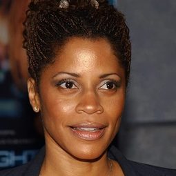 Judith Scott 飾演 Susan