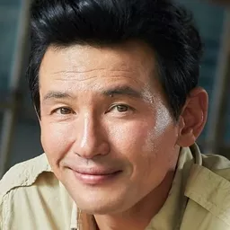 黃晸玟 飾演 Heuk Geum-seong / Park Seok-yeong