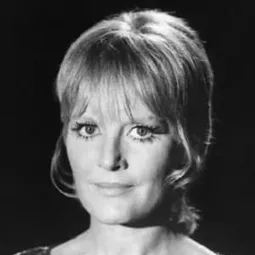 Petula Clark 飾演 Self