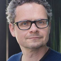 Stefan Puntigam 飾演 Ferency