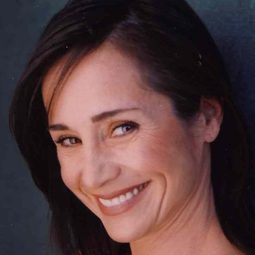 Stevie Vallance - Falcon's Gold演員 飾演Tracy Falcon