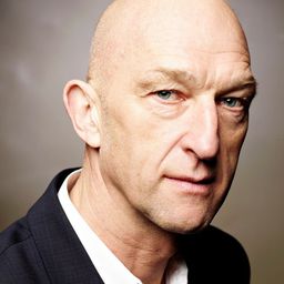 Wilfried de Jong 飾演 André