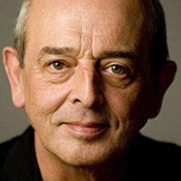 Dominique Serrand 飾演 Stefan Petrescu