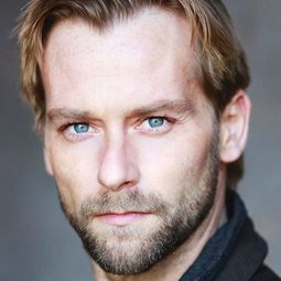 Joe Anderson - 血色守護演員 飾演Cody