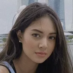 奧瑞莉·摩瑞曼斯 飾演 Lydia