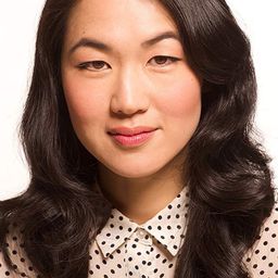 Jackie Chung 飾演 Mom