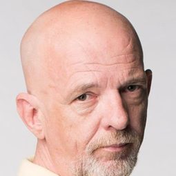 連恩·卡尼 飾演 Uncle Pa Keating