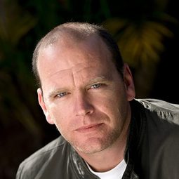 羅伯特·霍布斯 - 無法無天 2演員 飾演Inspector Blakkie Swart