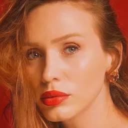 Ece Kazımoğlu 飾演 